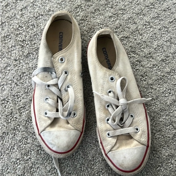 Converse Off-White Low-Top Sneakers with Red Accents - Picture 1 of 2